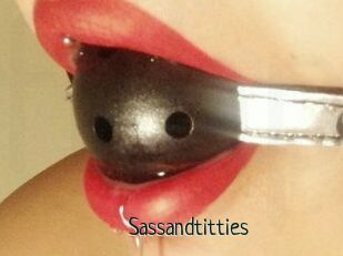 Sassandtitties